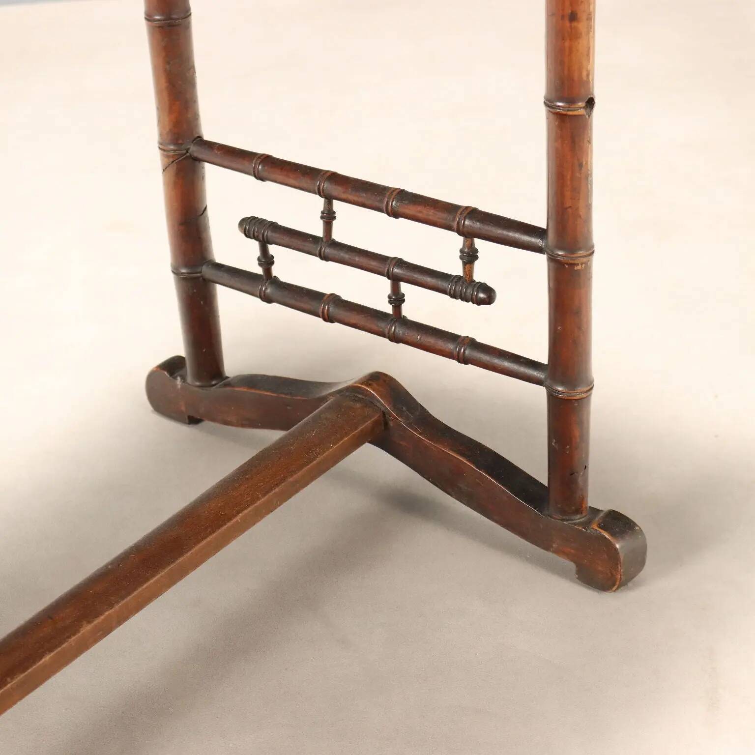Antique maple coffee table in bamboo imitation, Italy, 19th century.