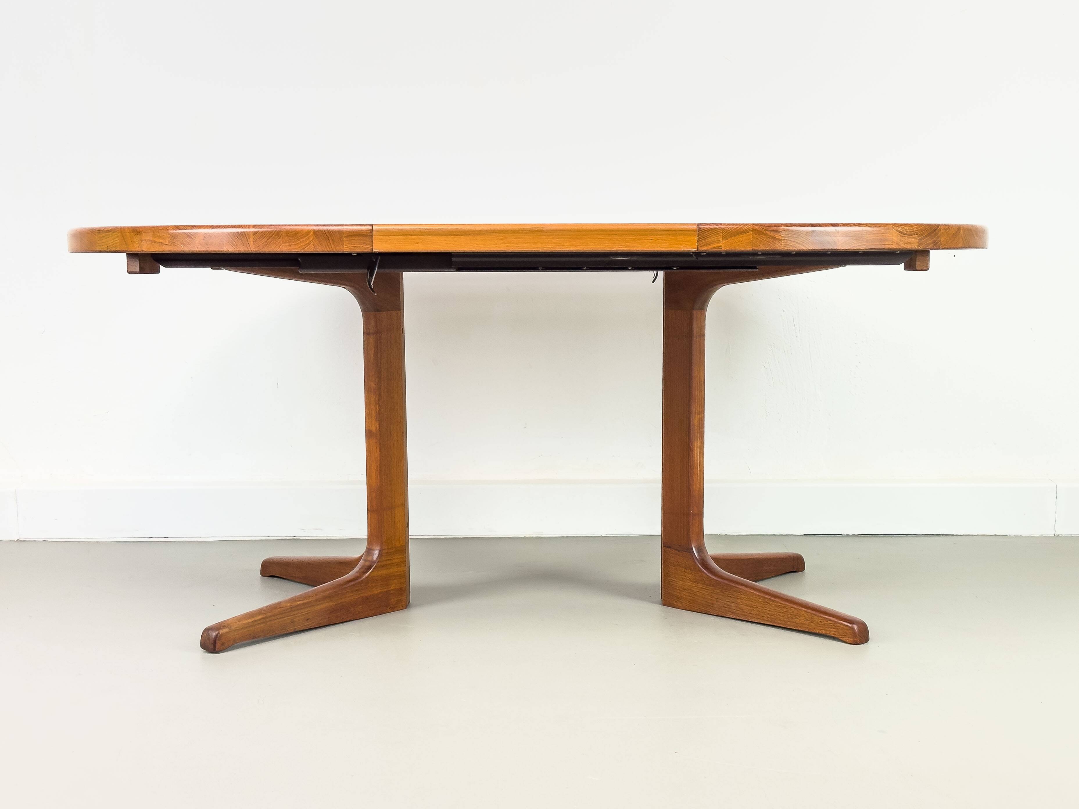 Table à manger ronde en teck danois avec rallonge, années 1970