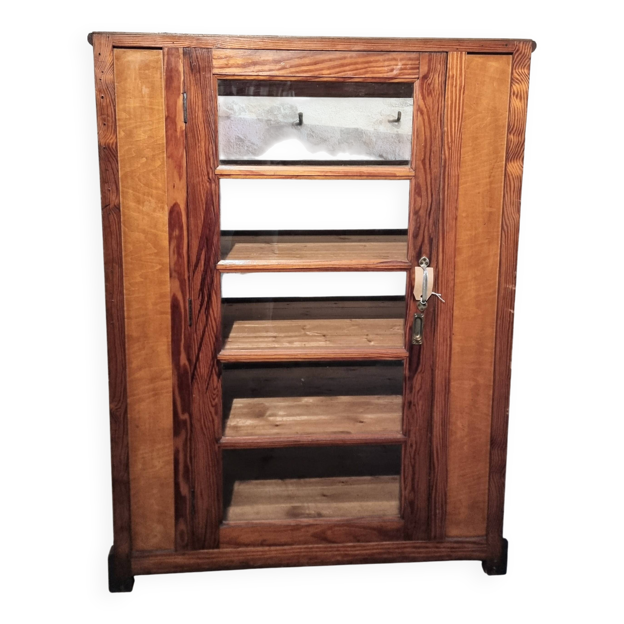 Antique shop display cabinet – Pine wood – 1920s/30s – On wheels