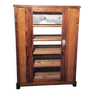 Vitrine ancienne de magasin – Bois de pin – Années 1920/30 – Sur roulettes
