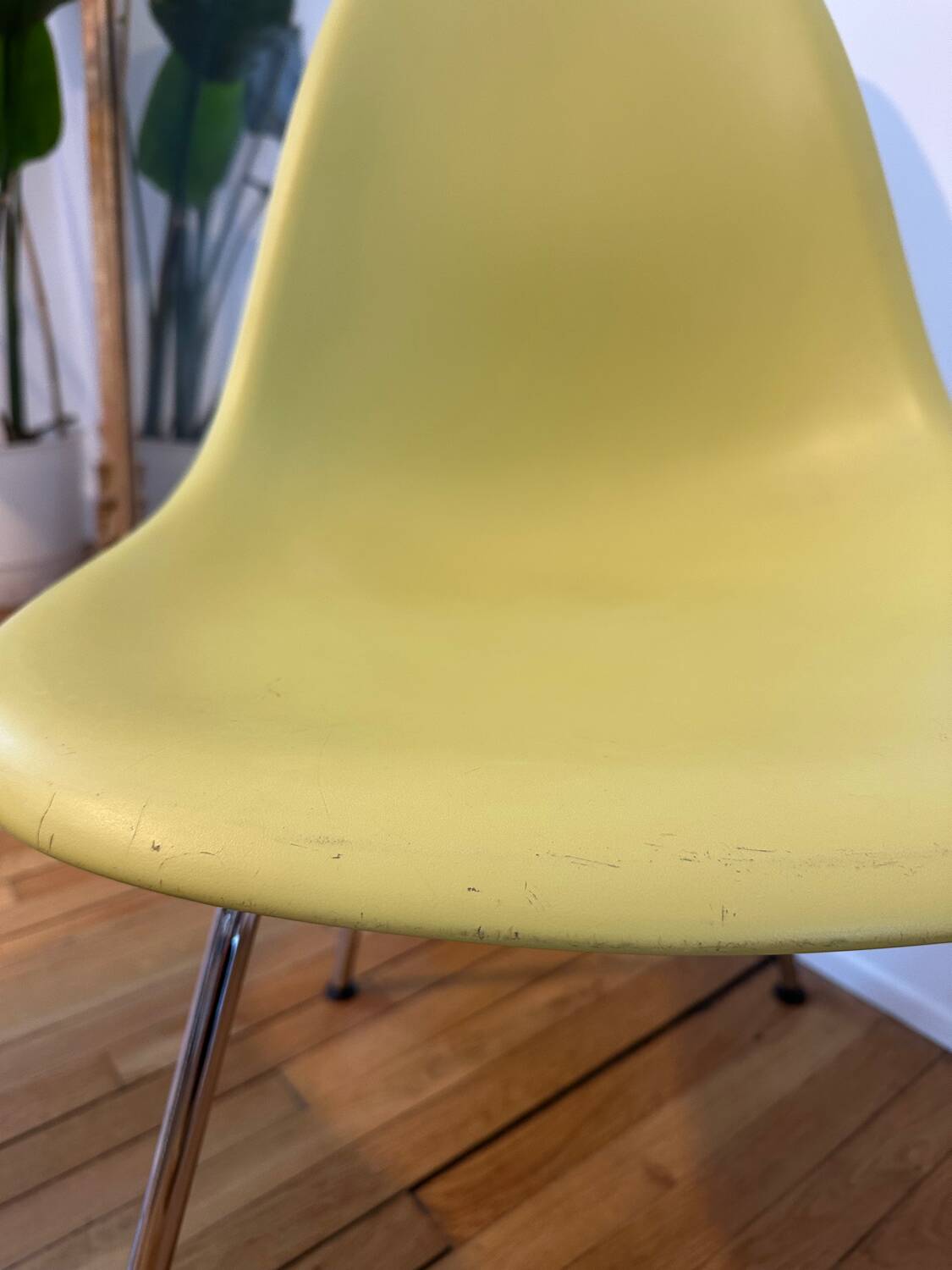 2 DSX chairs by Charles & Ray Eames