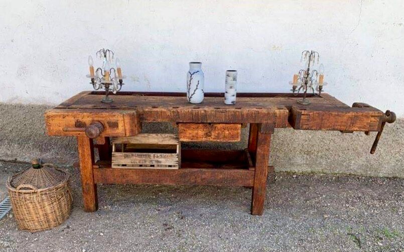 Old carpenter's workbench in solid wood late nineteenth century