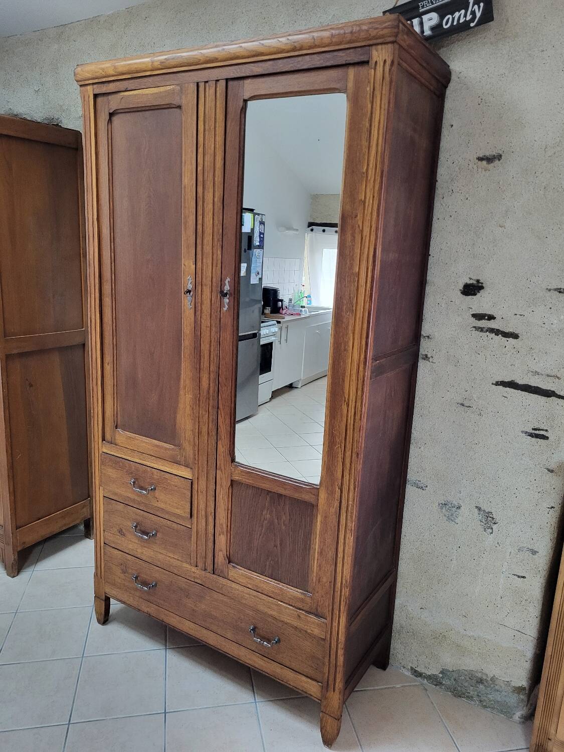 Armoire parisienne