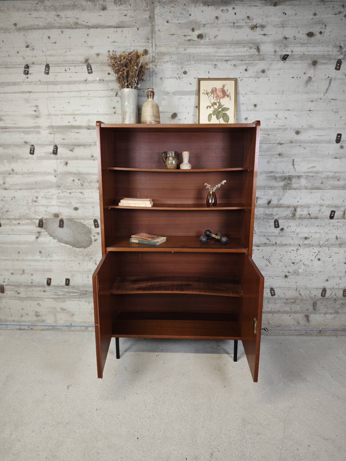 Vintage showcase