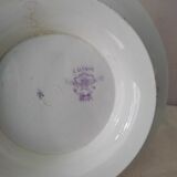 Presentation plate on foot shower