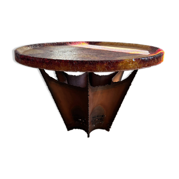 Accolay coffee table in sprayed resin
