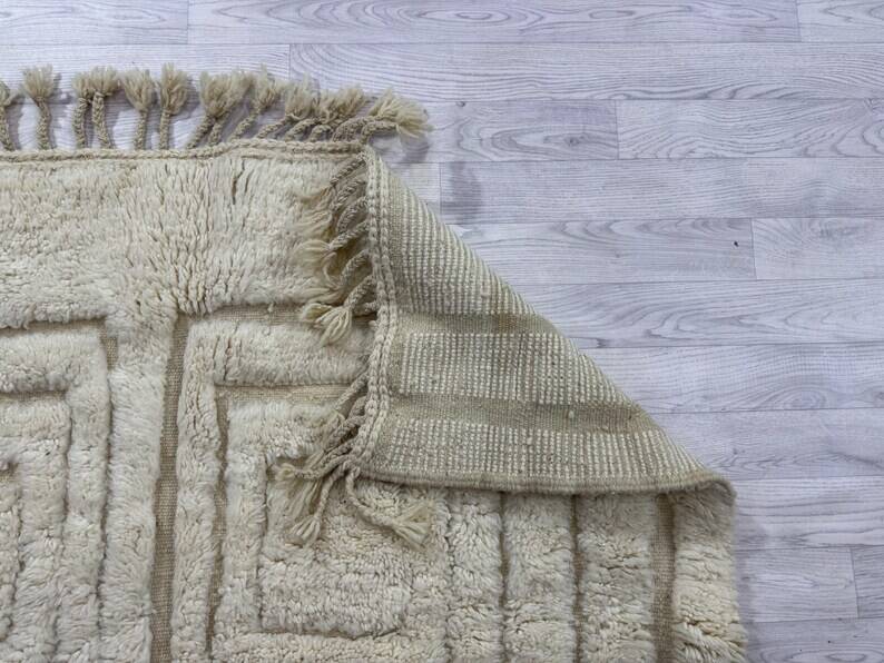 Berber rug in natural wool 200cm x 300cm