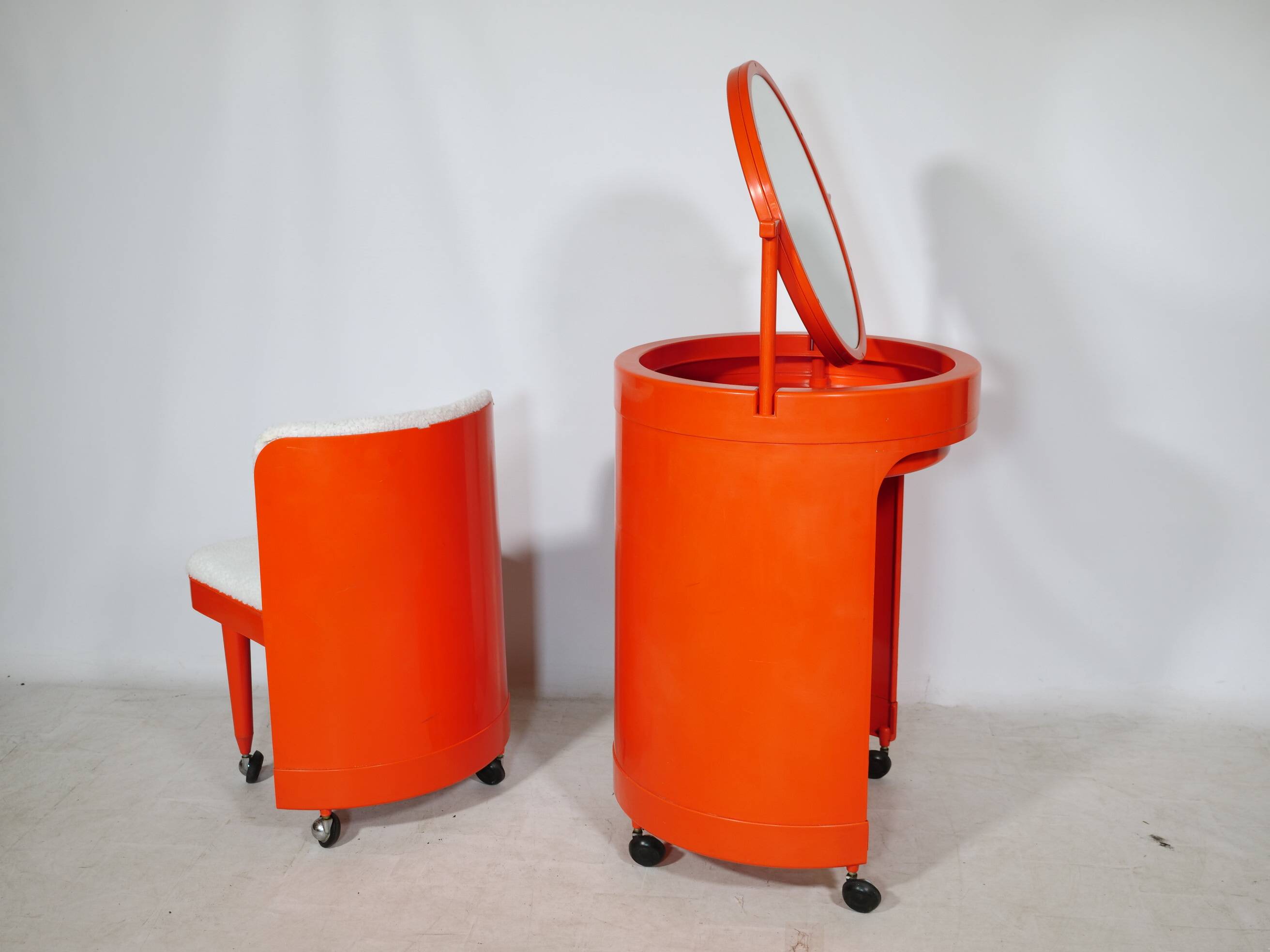 Vanity Table in Plastic by Studio Kastilia for Fanini Fain S.P.A., 1970s
