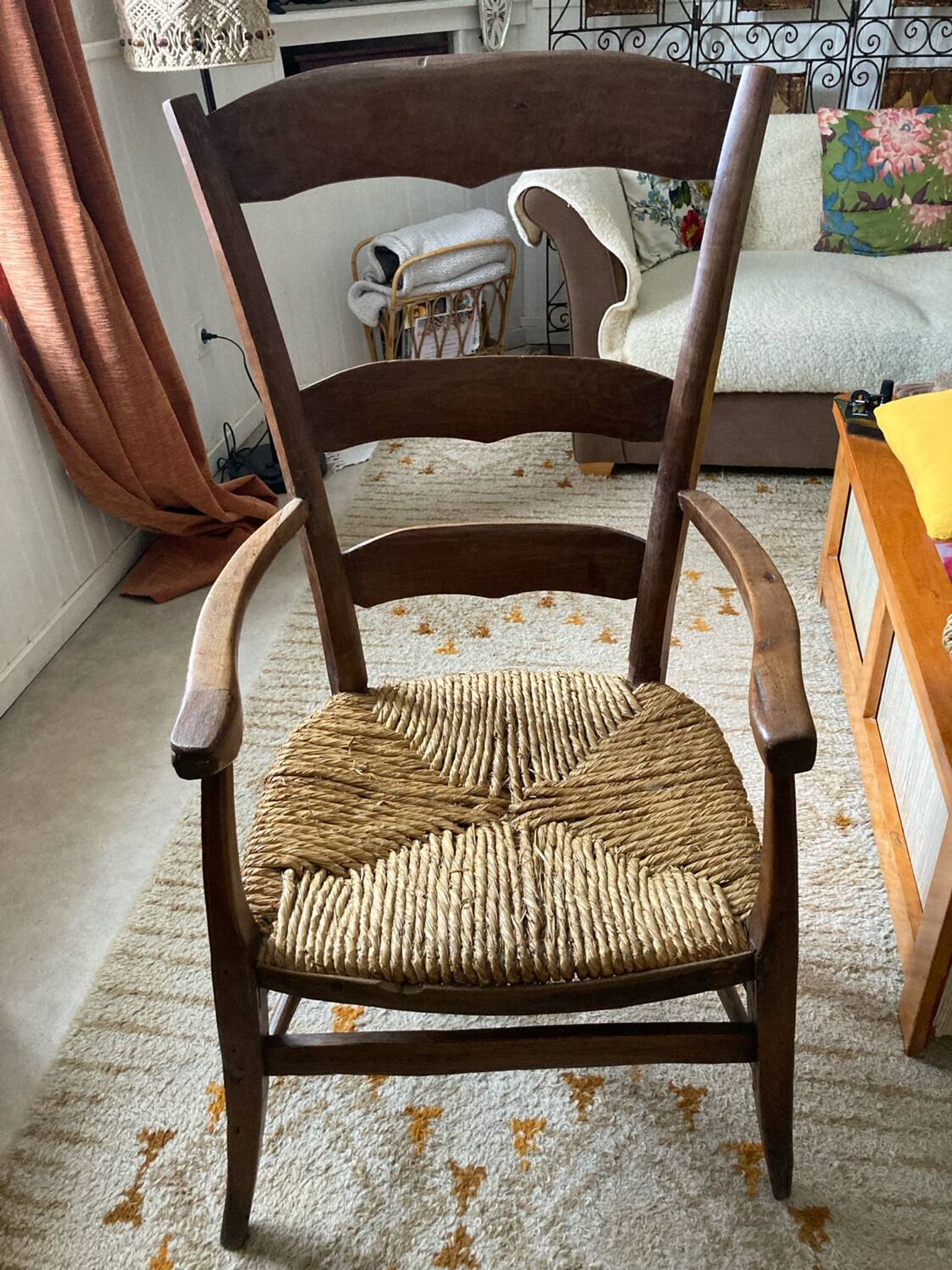 Fauteuil en paille art populaire