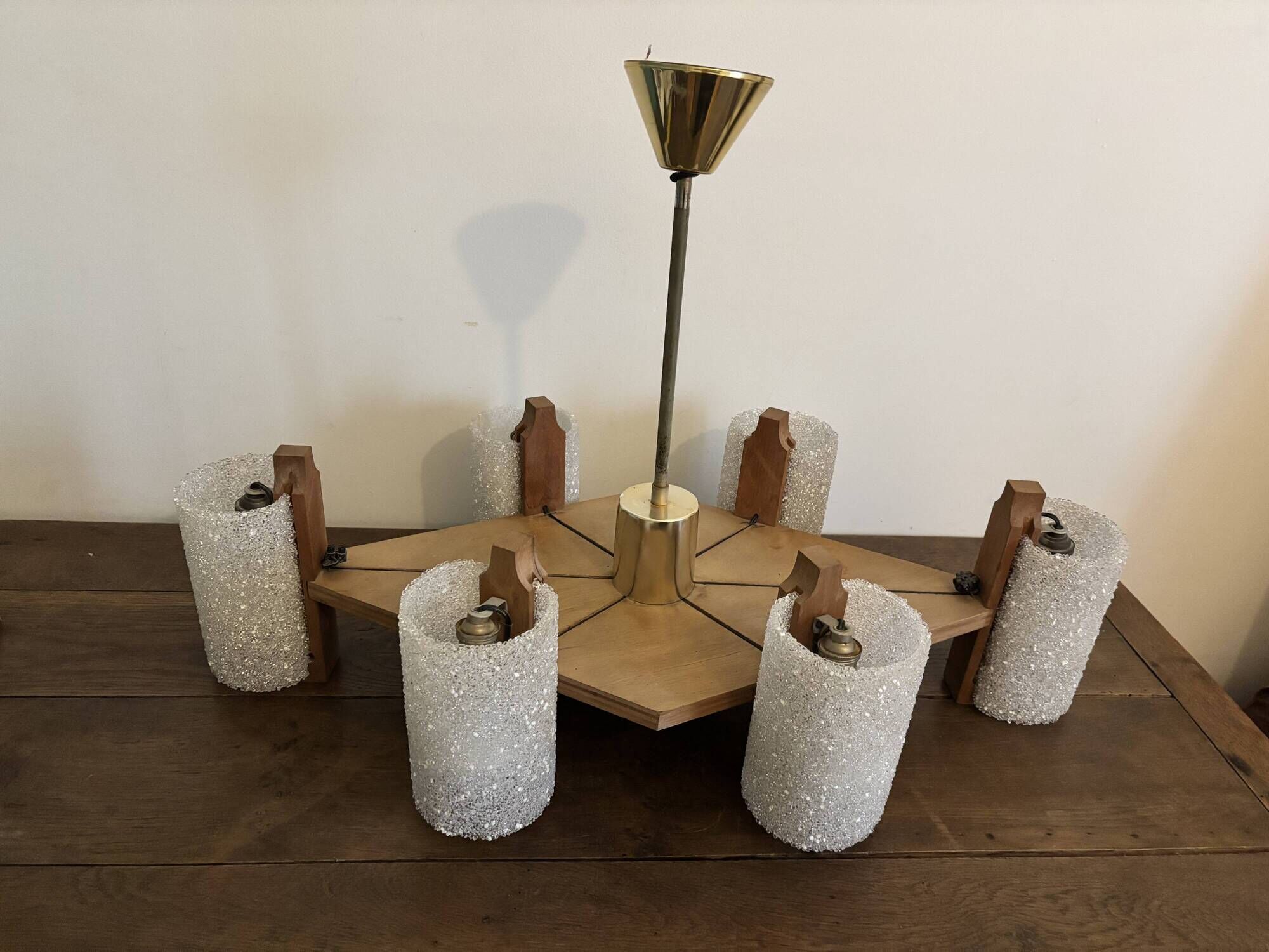 Vintage Scandinavian chandelier 6 lights – Wood and frosted Perspex – 1960s/70s