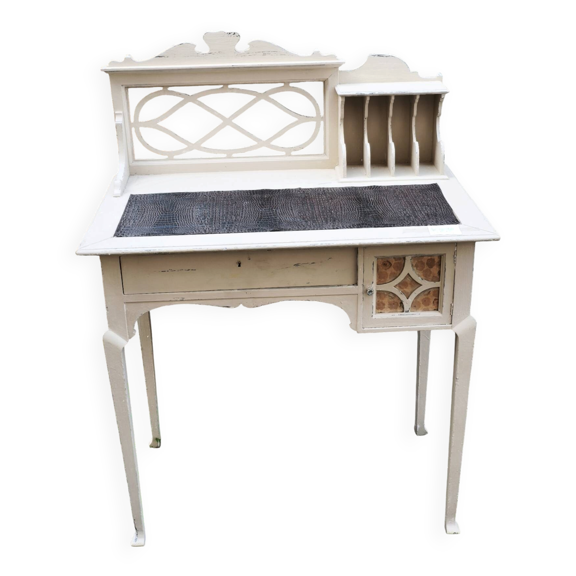 Graduated desk