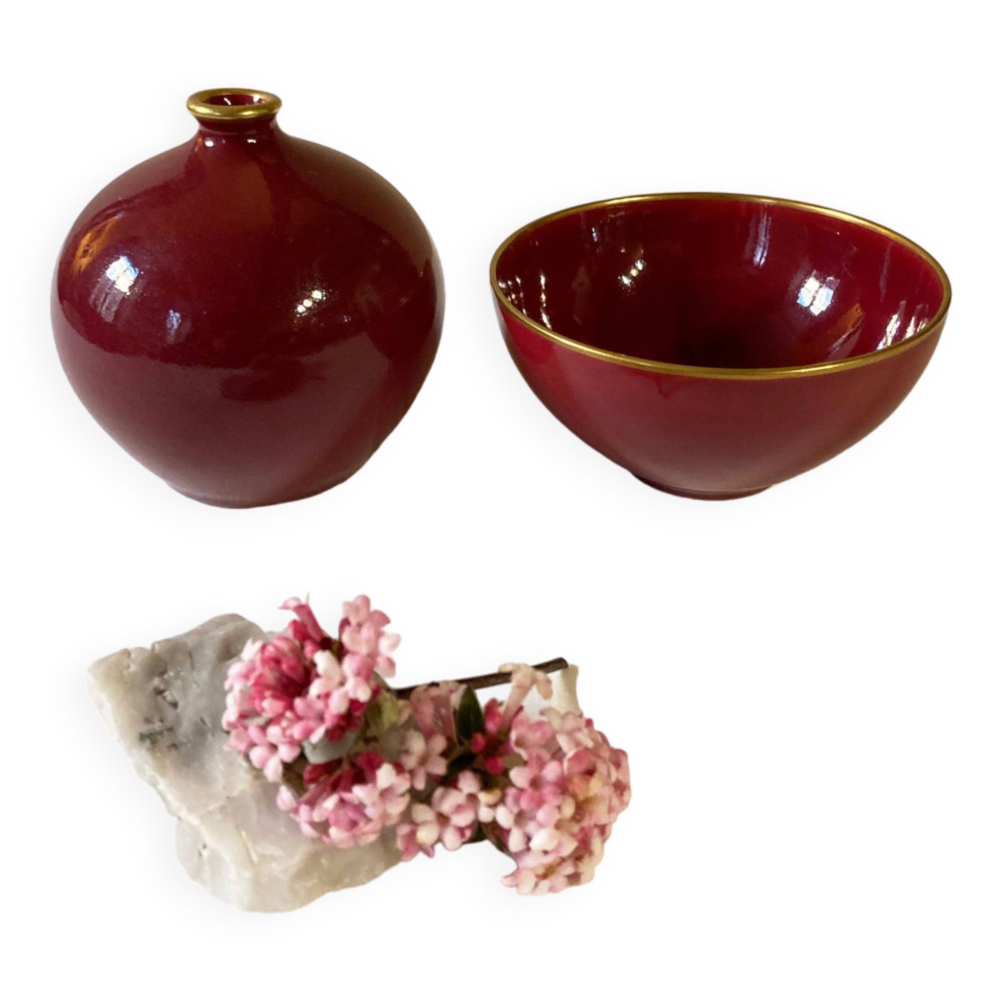 Raspberry-colored ceramic soliflore vase and bowl, enhanced with gilding, Arabia, Finland