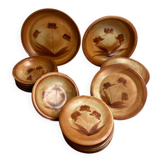 Glazed stoneware table service