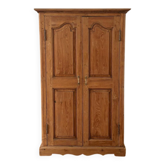 Small Provençal-style oak wardrobe