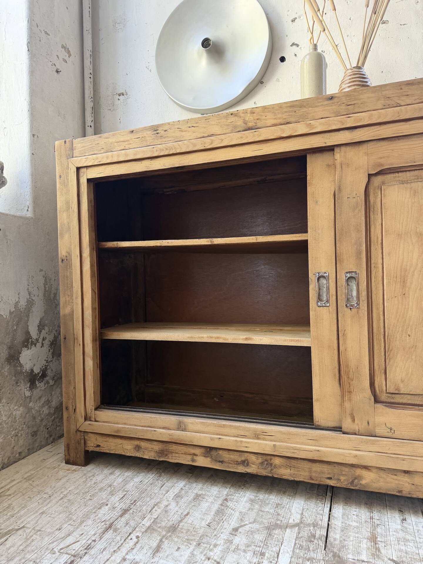 Enfilade with sliding doors from the 1950s