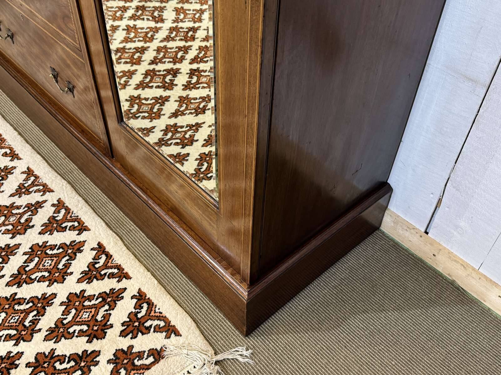Armoire dressing anglaise en acajou 19ème