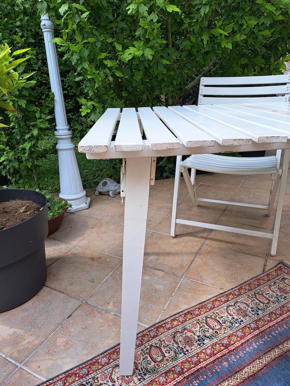 Vintage white wooden garden furniture