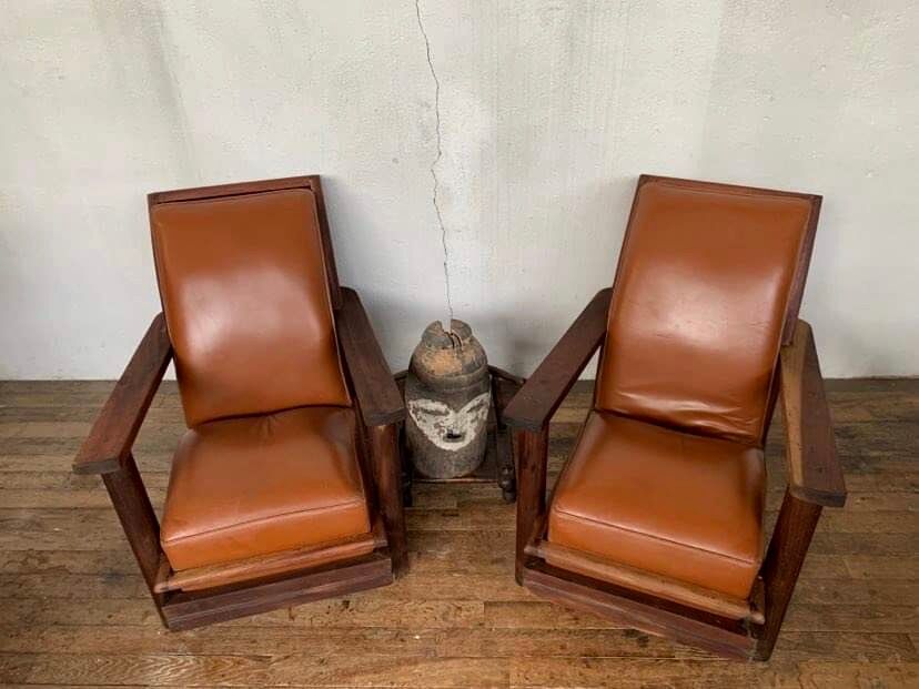 PAIR OF BRUTALIST ARMCHAIRS IN TEAK AND VINTAGE COGNAC LEATHER FROM THE 1950S