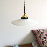 Suspension opaline