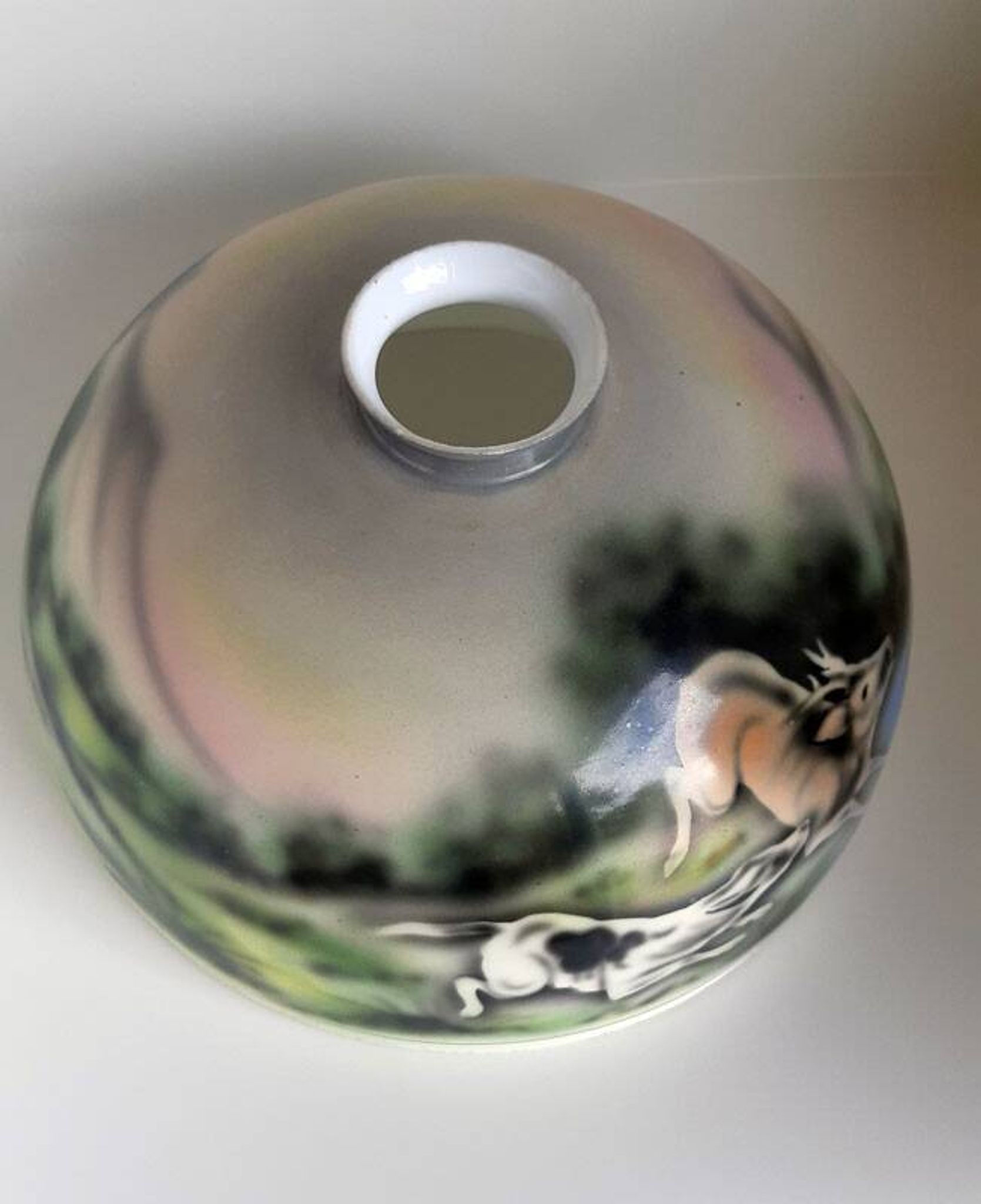 Suspension in vintage opaline.