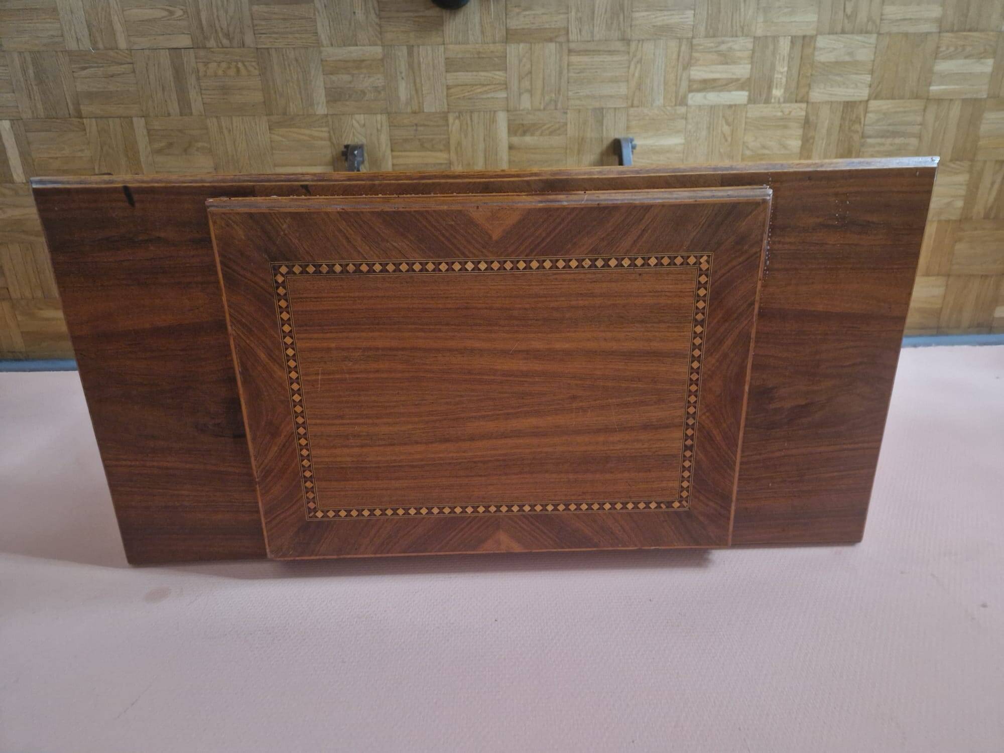 Sewing machine table