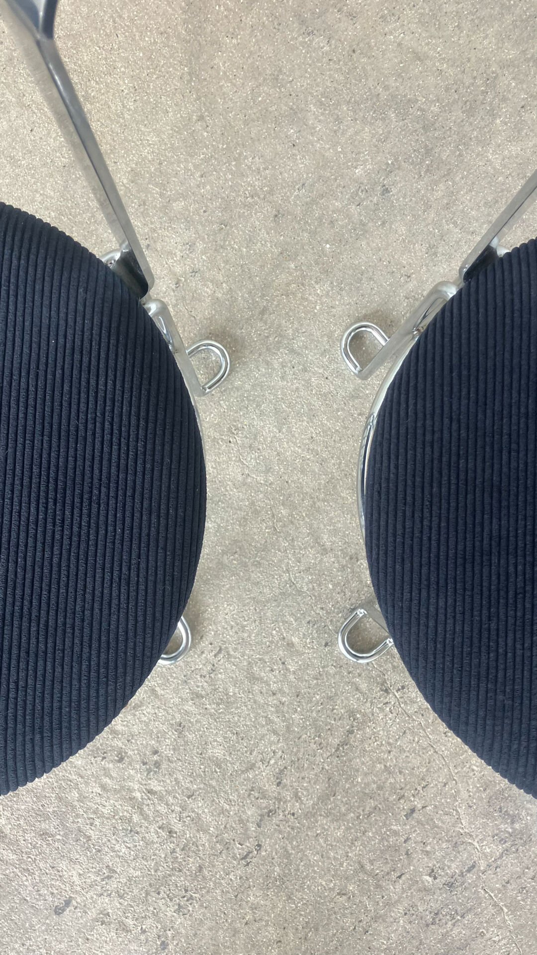 4 chaises postmodernes, 1980