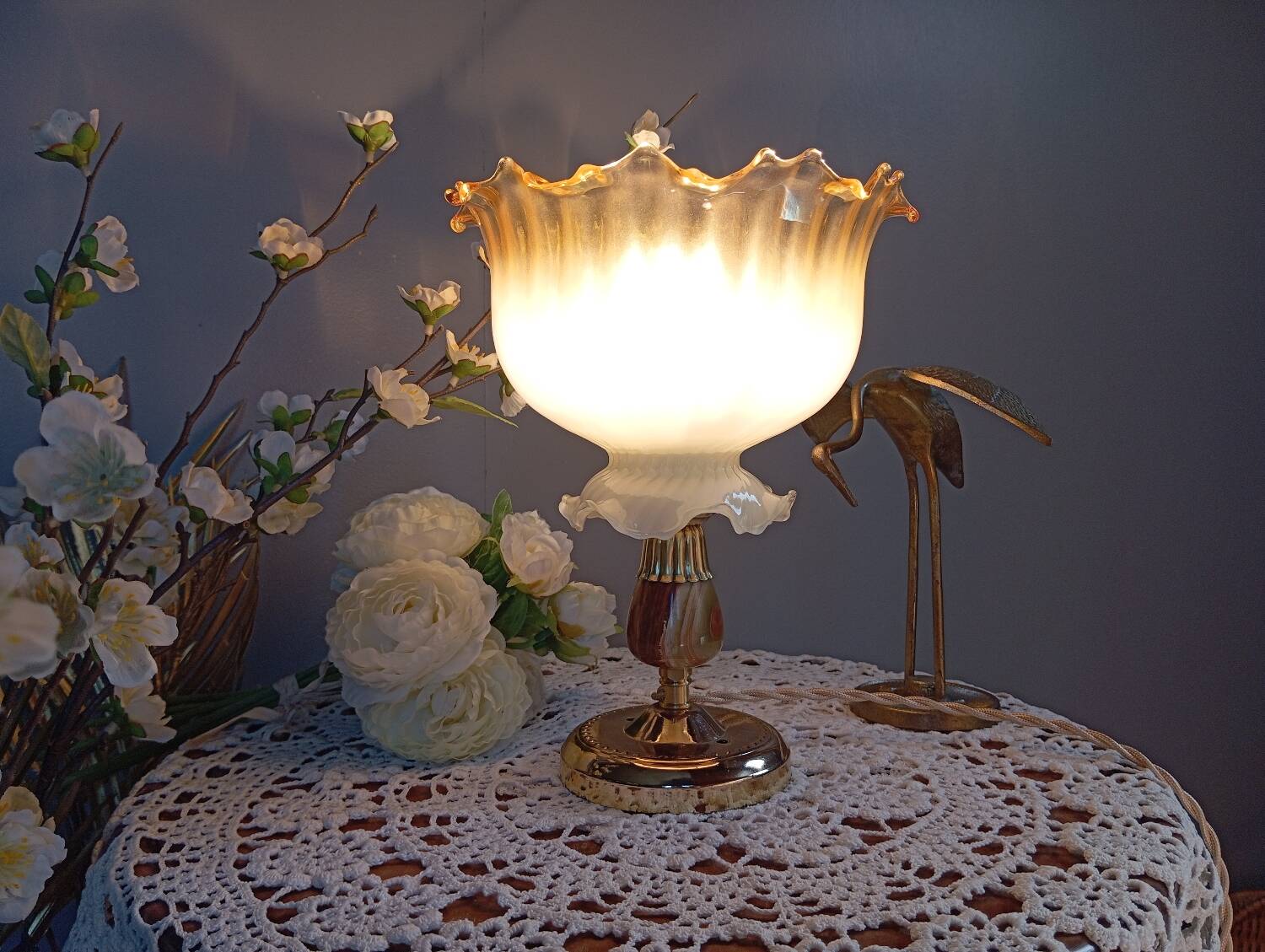 Vintage living room lamp with a granny chic atmosphere