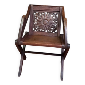 Chaise de prêtre antique
