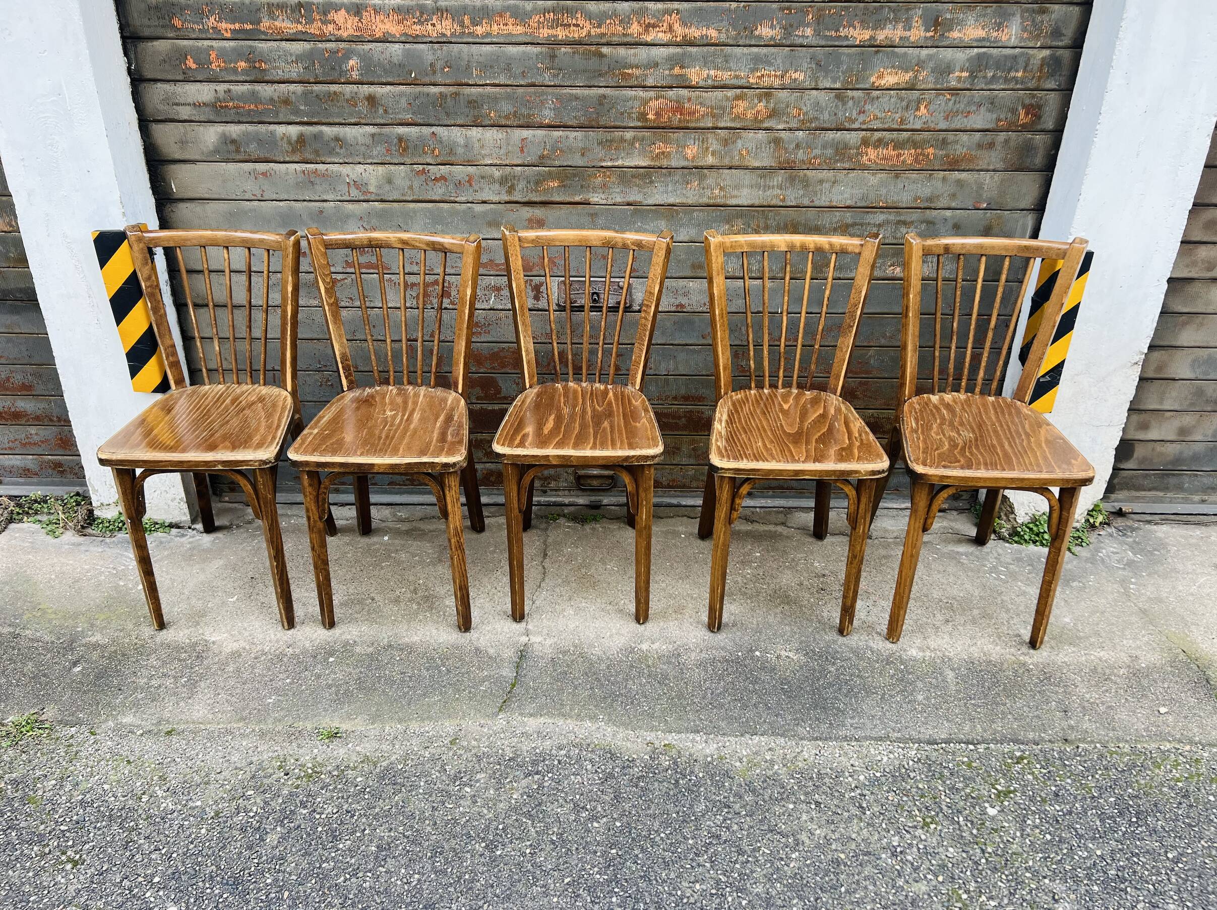 (Lot) 5 Baumann chairs model 83