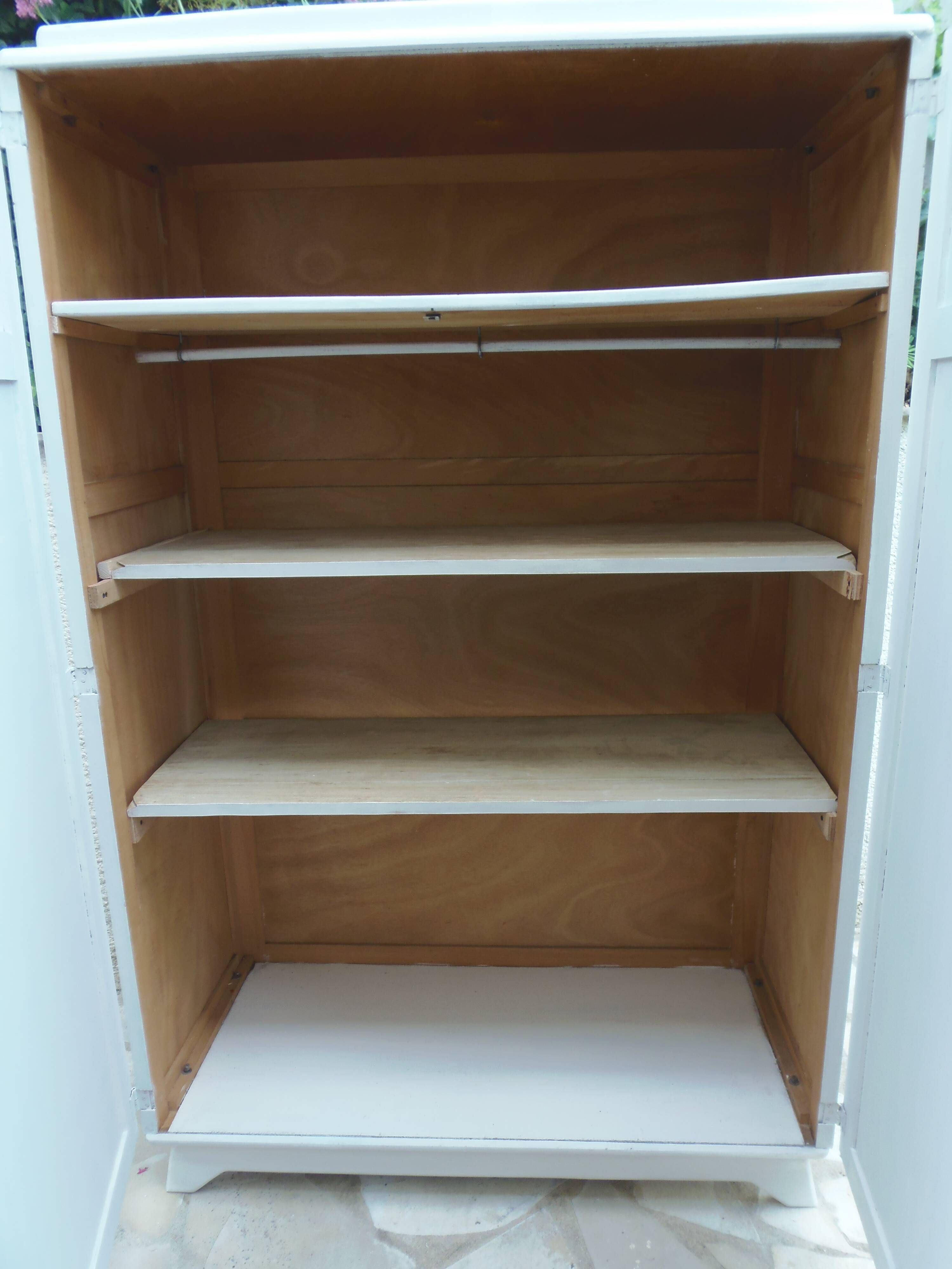 1950s wardrobe, 2 doors, one bar, 3 shelves, re-enchanted in pearl gray with waxed finish.