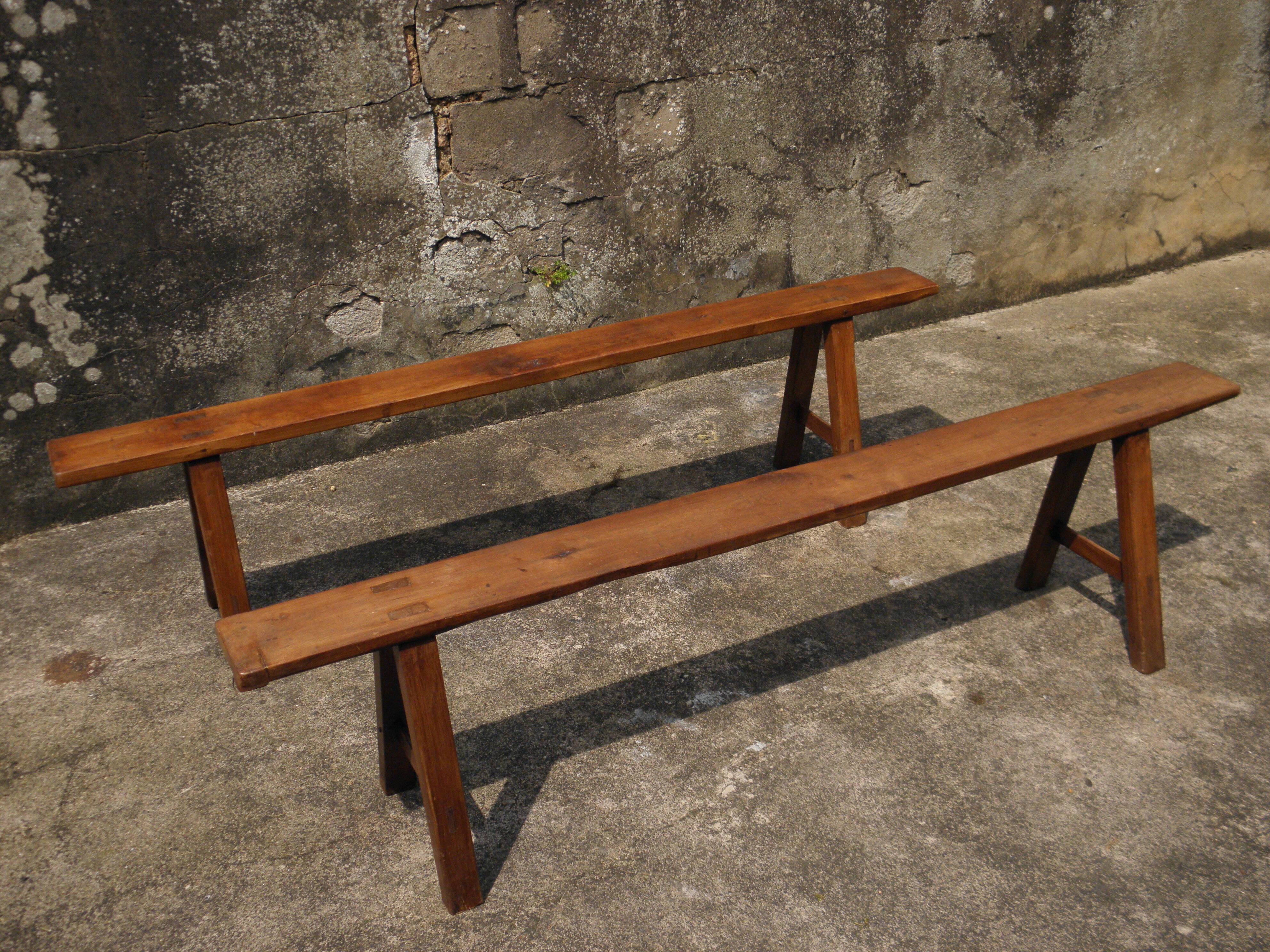 Paire de bancs de ferme en merisier 183 cm.
