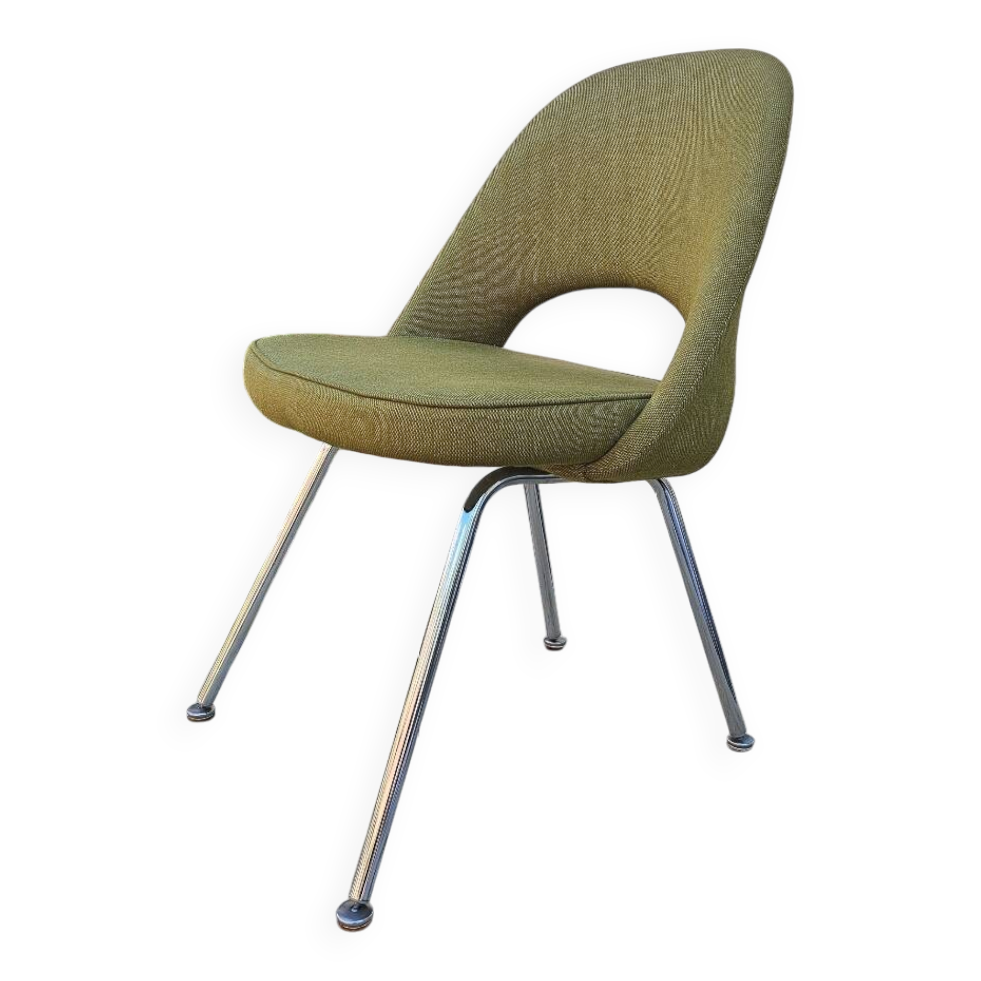 Knoll conference chair designed by Eero Saarinen