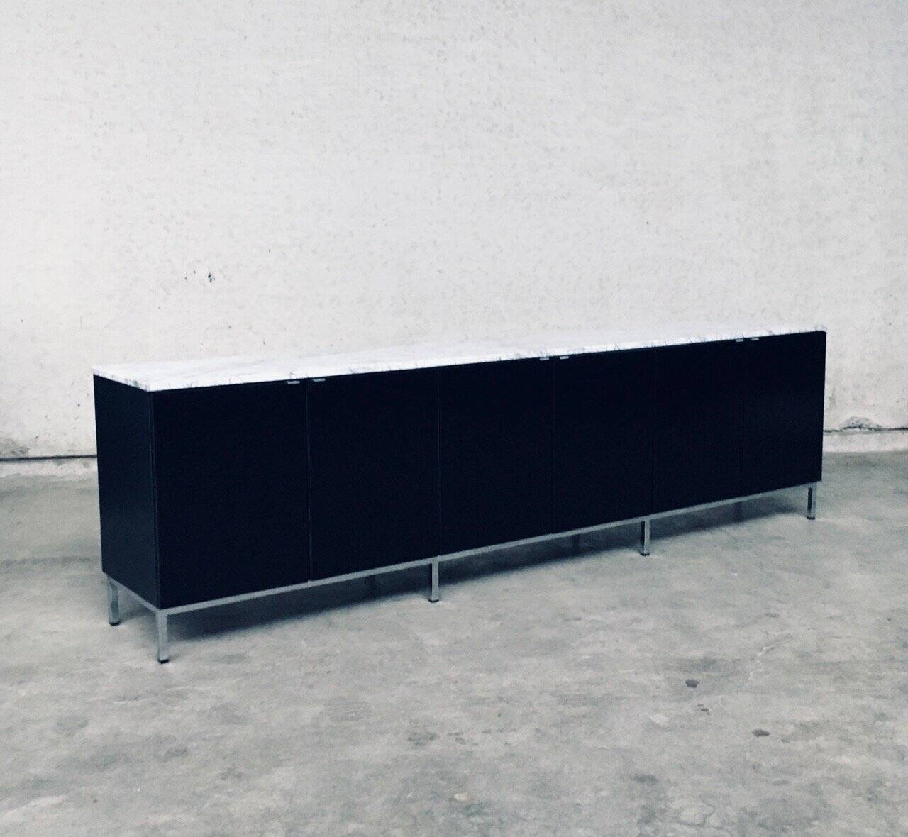 Mid-Century Modern Credenza attributed to Florence Knoll for Knoll Inc / Knoll International, 1970s