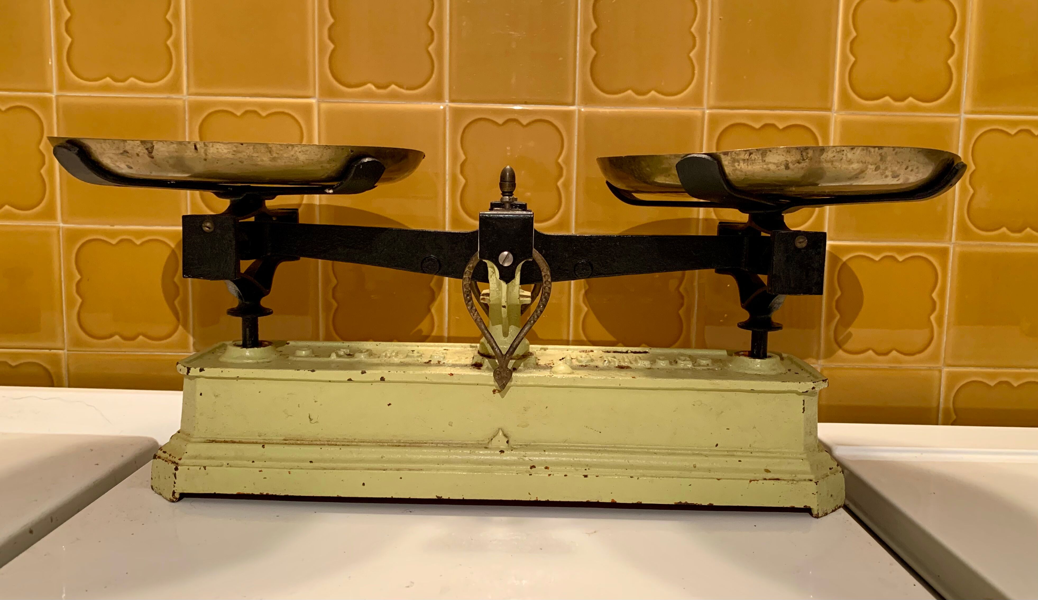 Robertval scale 10 kilos and its weights