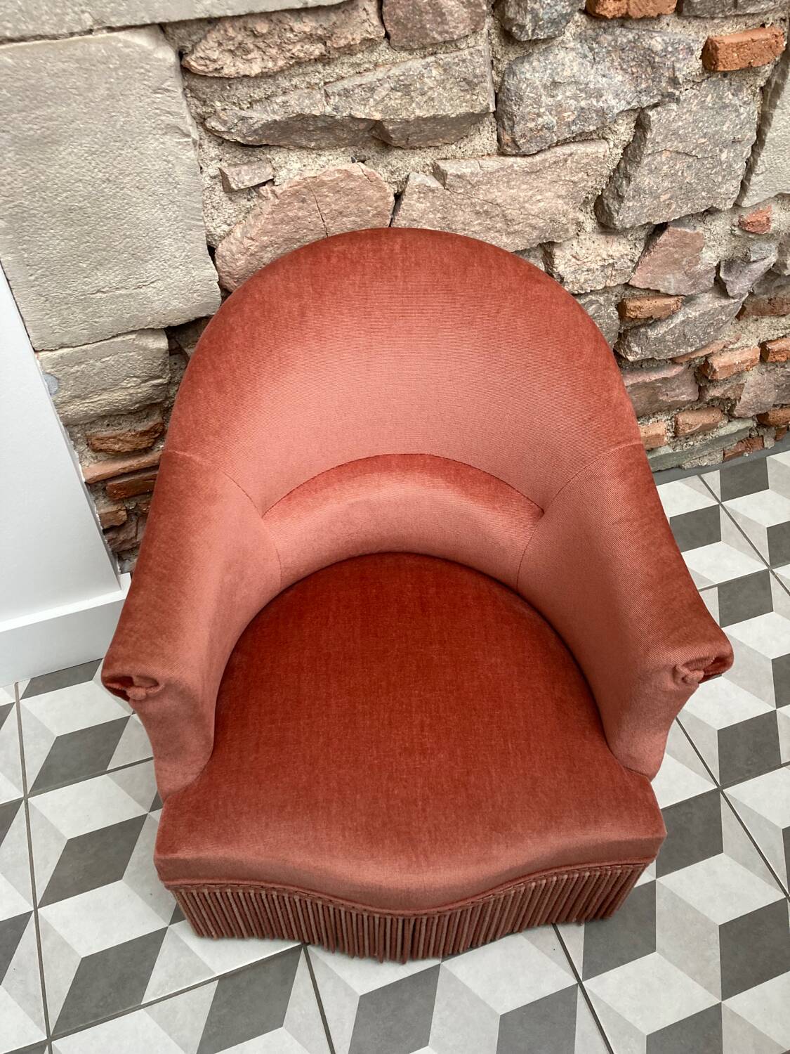 Pink velvet toad armchair