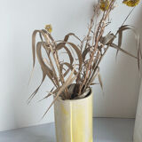 Vase en grès jaune