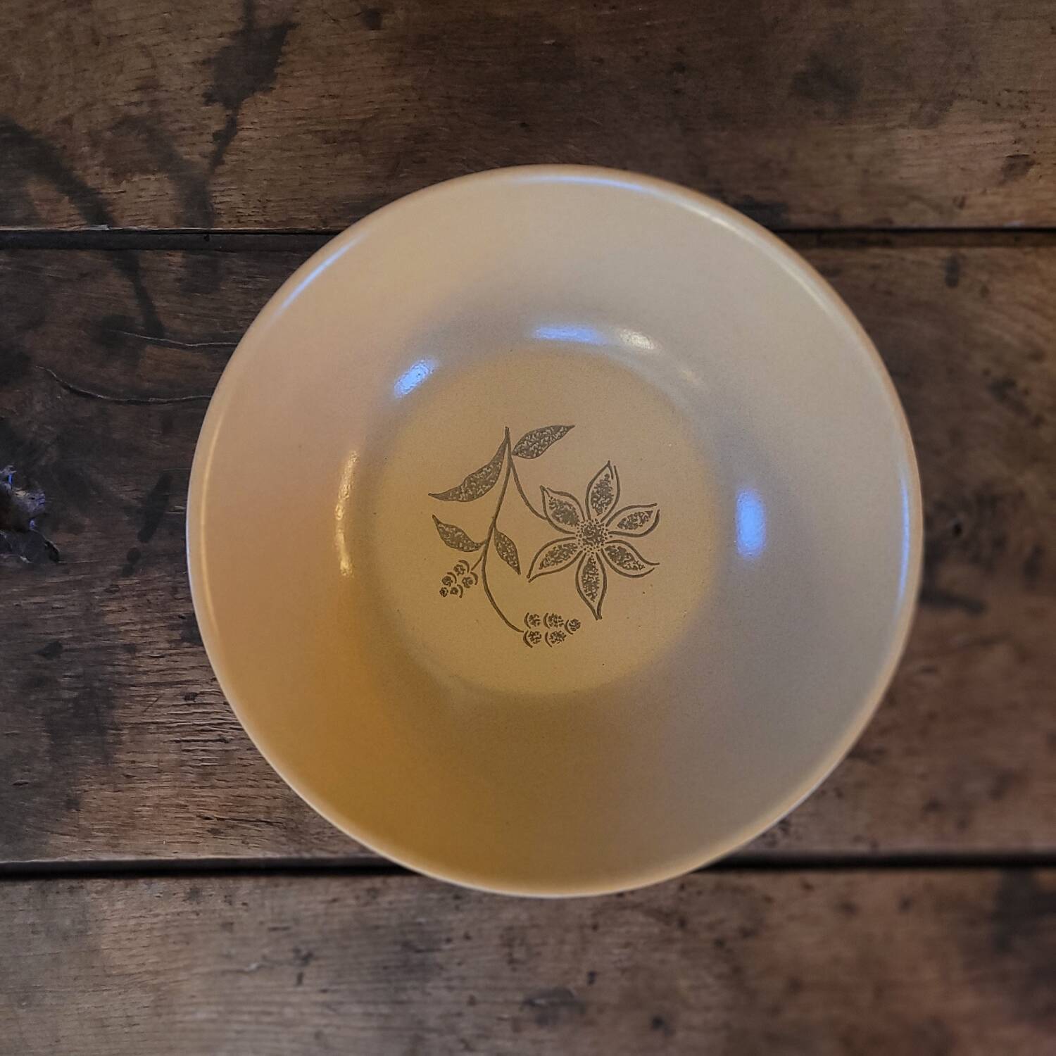 Stoneware salad bowl with floral decoration. 1970s