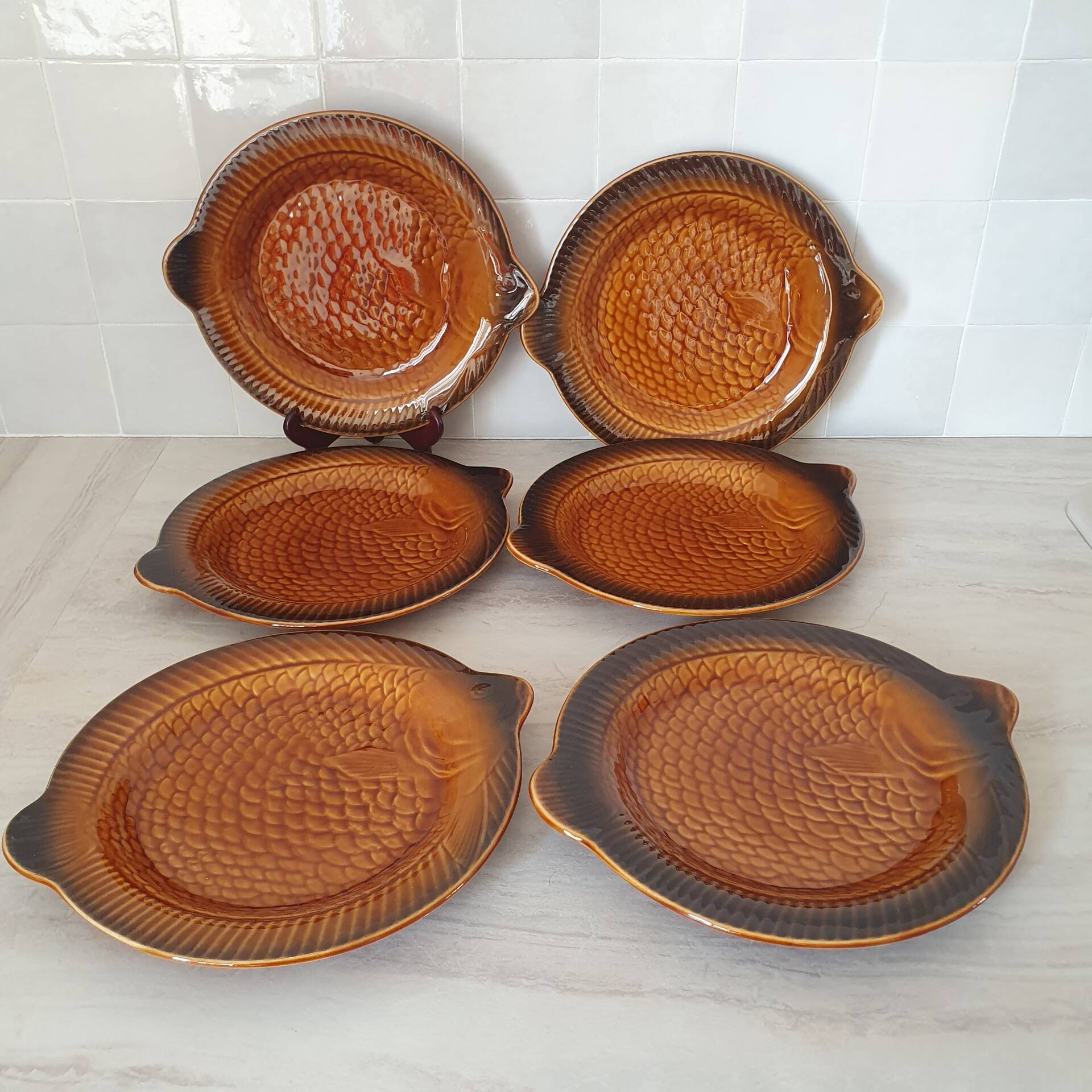Sarreguemines / 6 Assiettes en faïence forme poisson