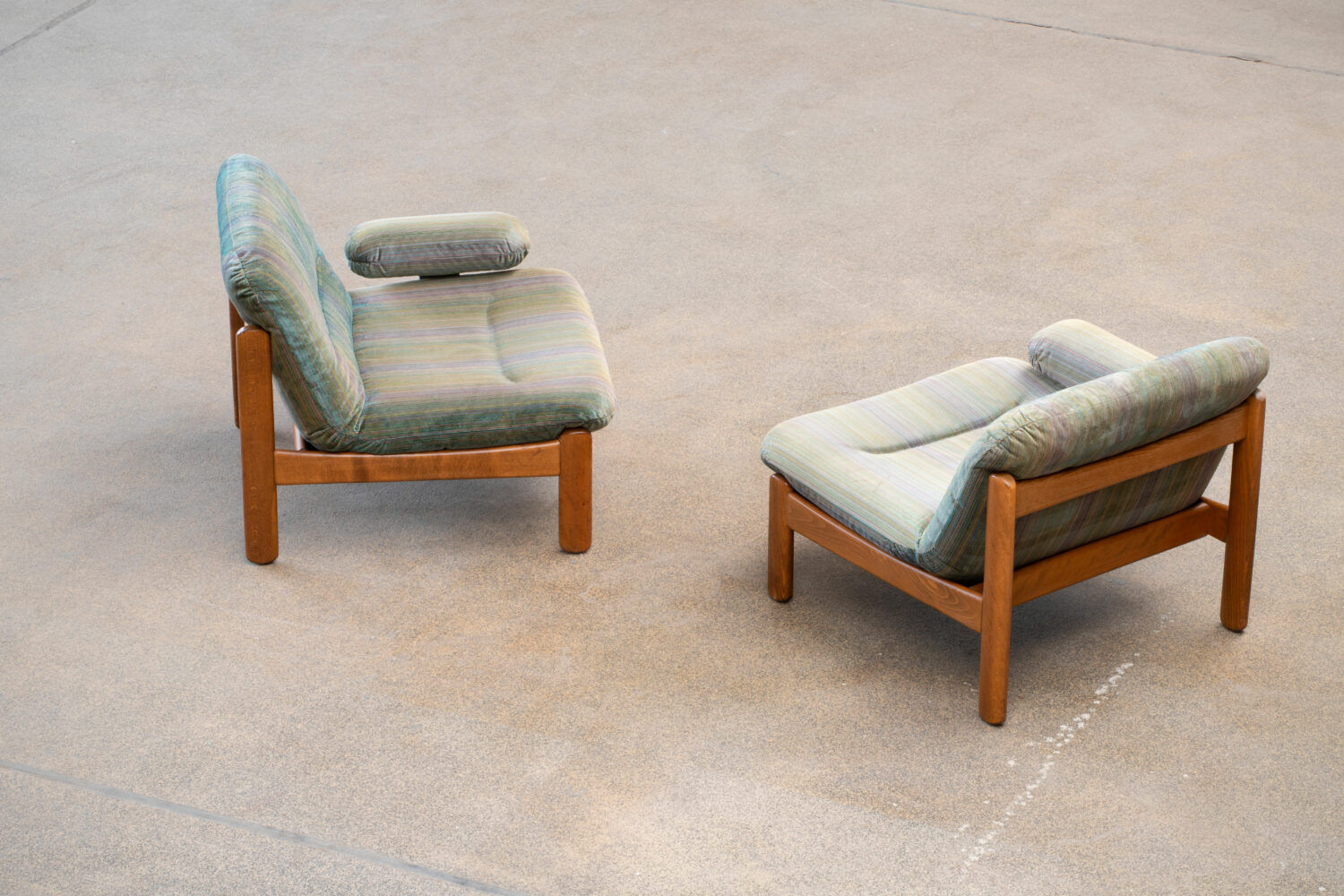 Pair of Scandinavian armchairs in teak and velvet, 1960