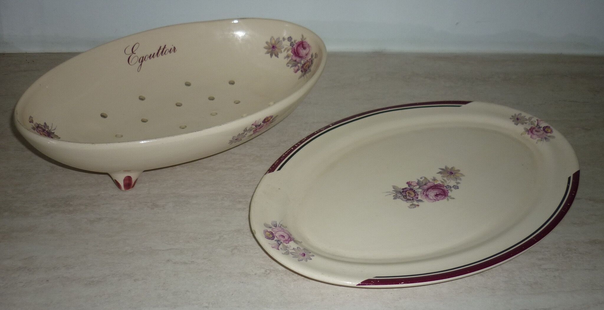 Asparagus drainer on tray