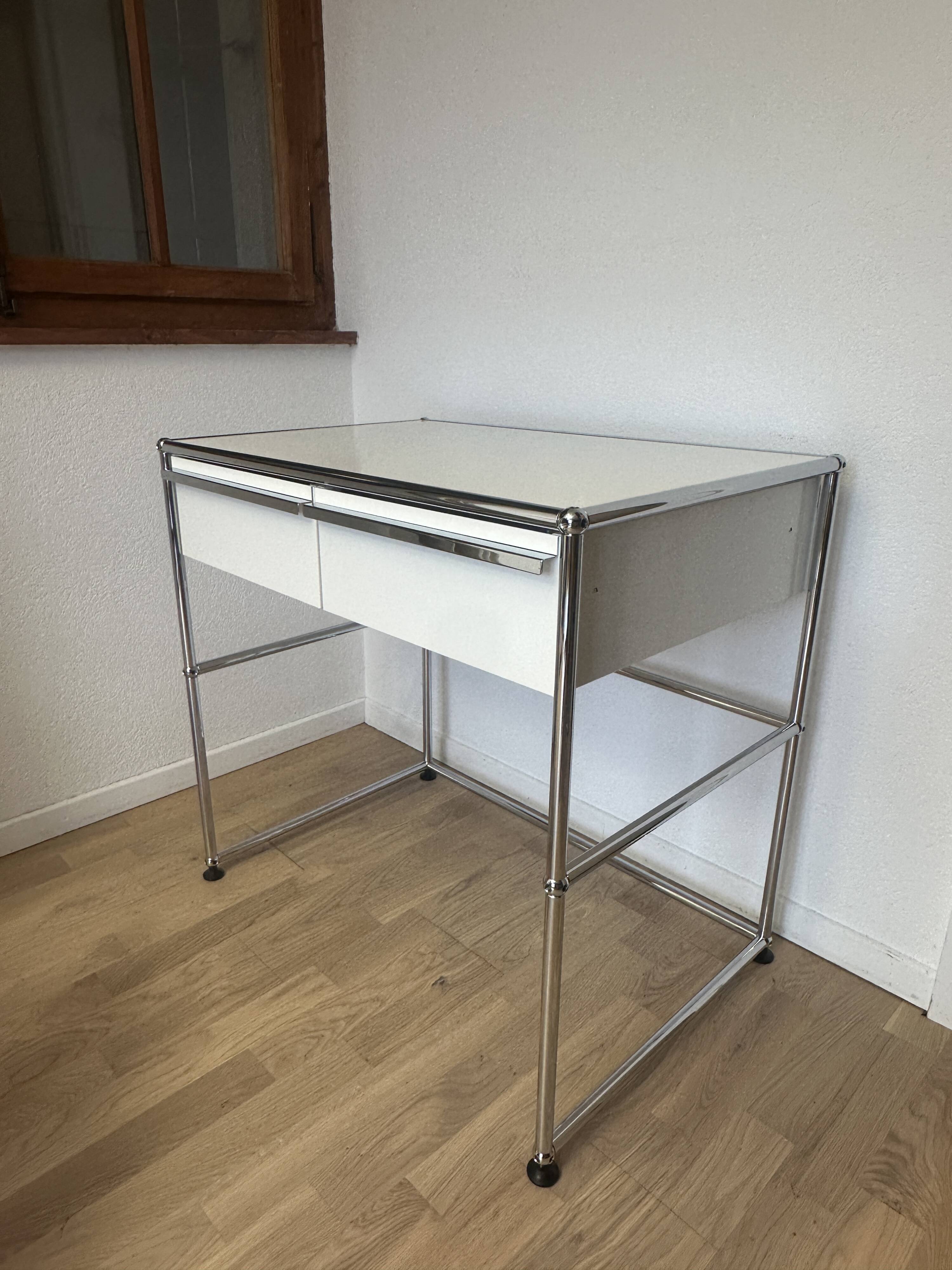 Bureau, desserte USM Haller en blanc