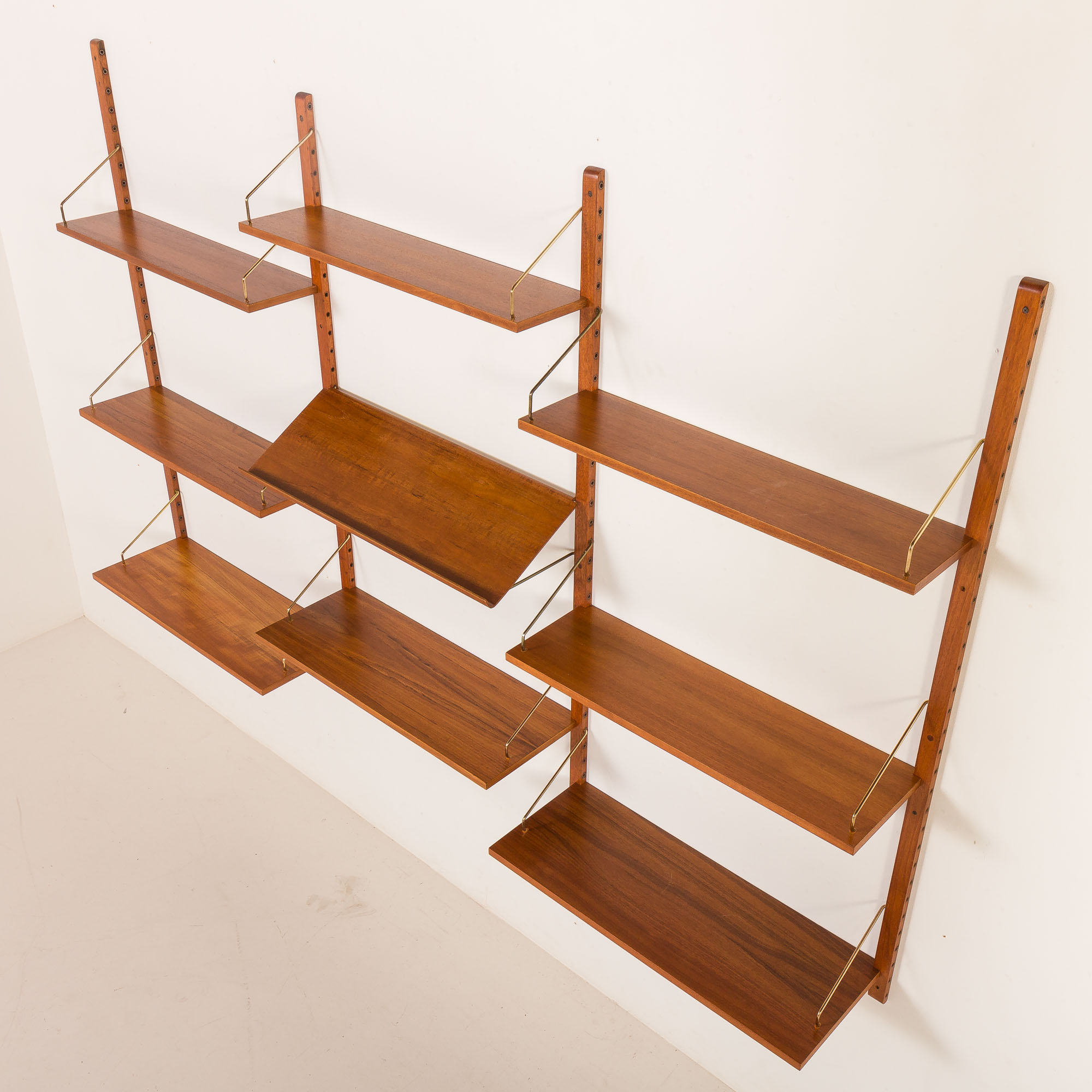 Poul Cadovius Royal shelving unit in teak, 1960s