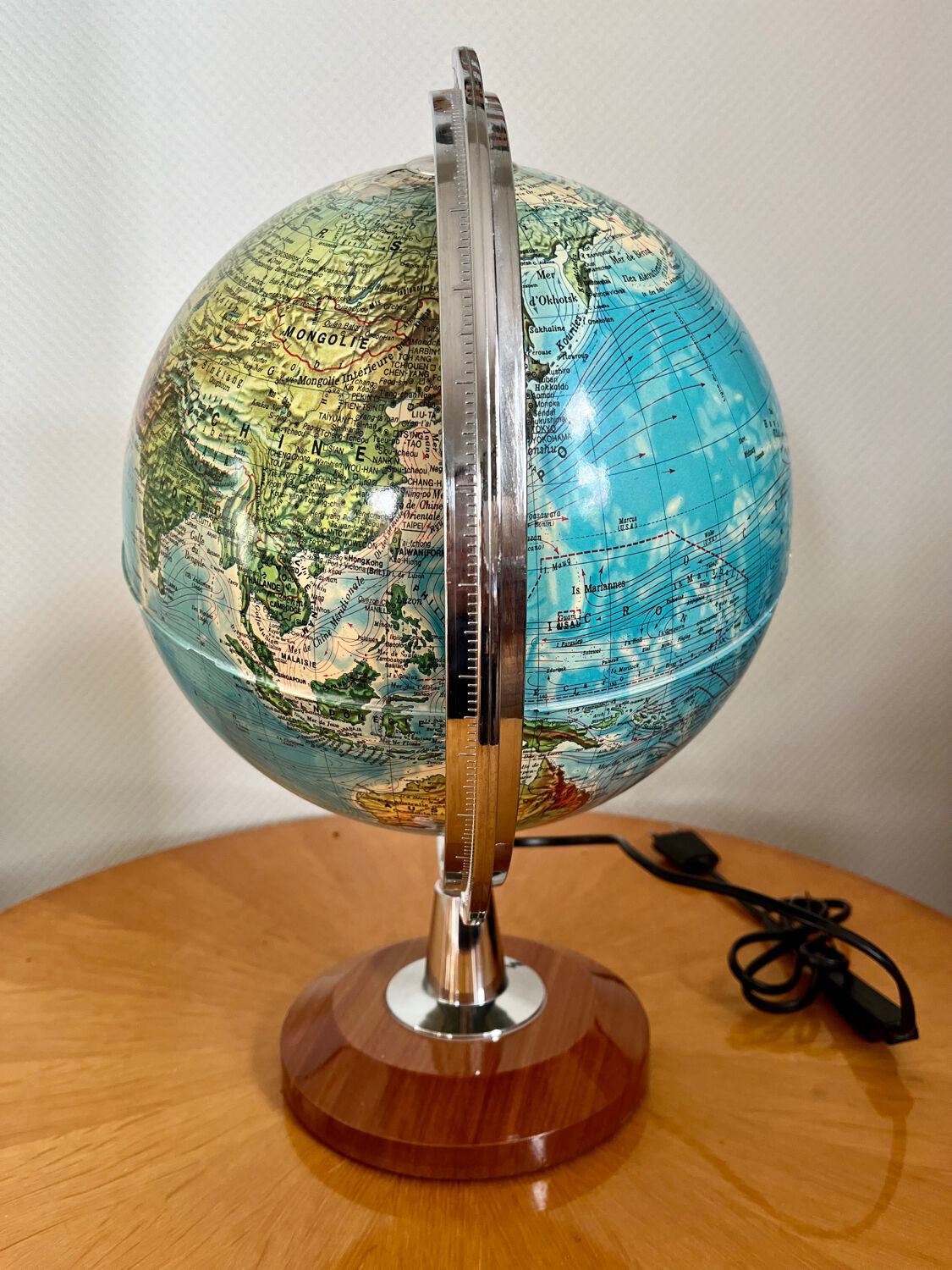 Vintage luminous earth globe