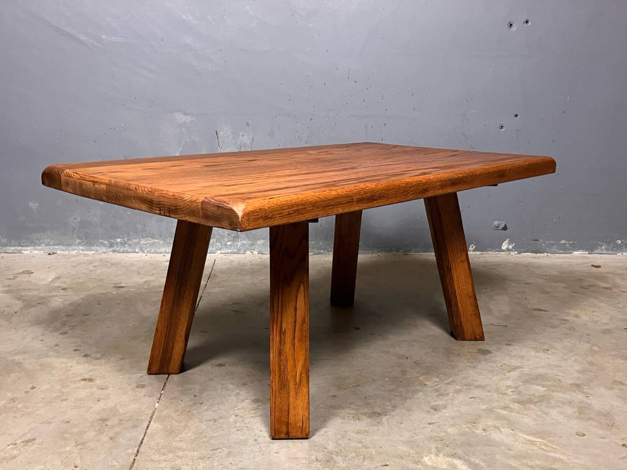 Table basse brutaliste pak rustique des années 70