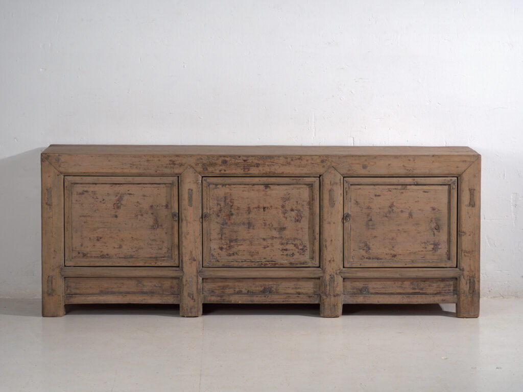Buffet ancien en orme avec trois portes – Shanxi, vers 1920