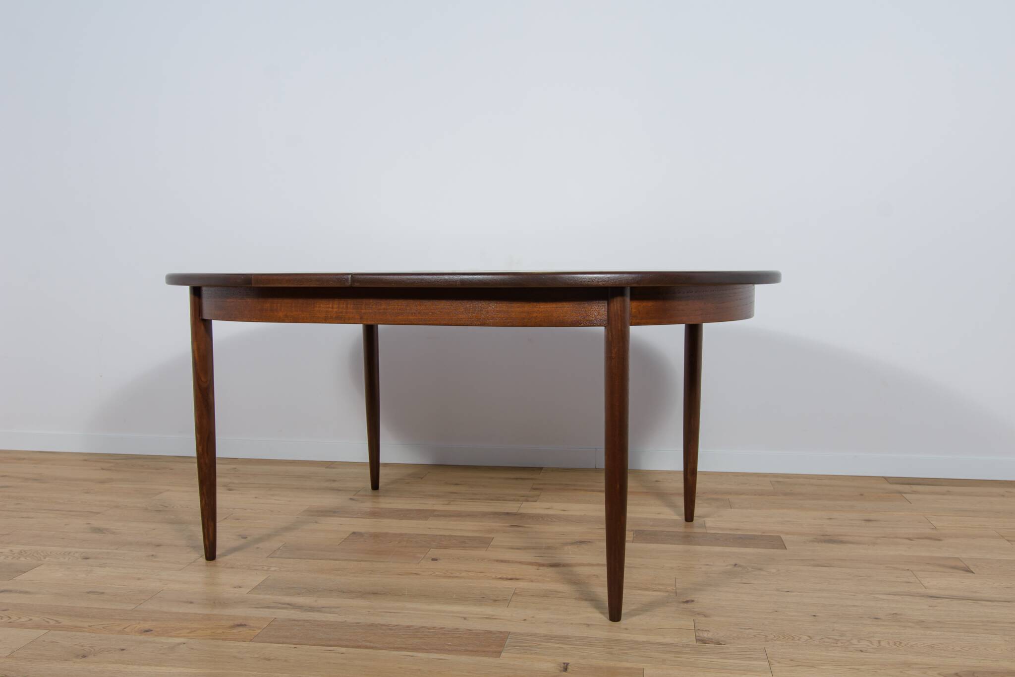 Mid-Century Oval Dining Table in Teak from G-Plan, 1960s