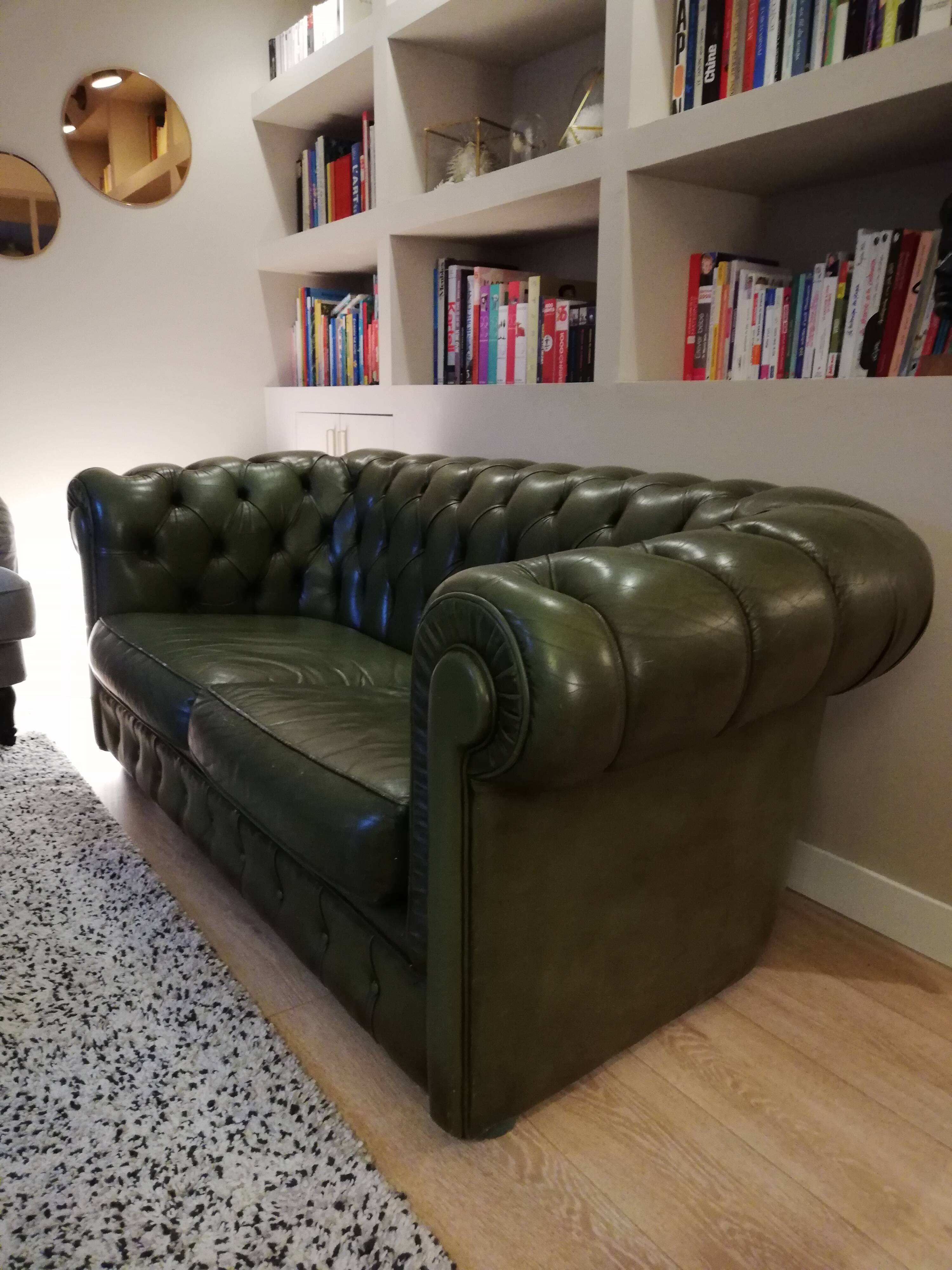 2-seater Chesterfield Sofa