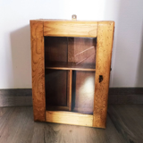 Vitrine murale ancienne en bois et verre