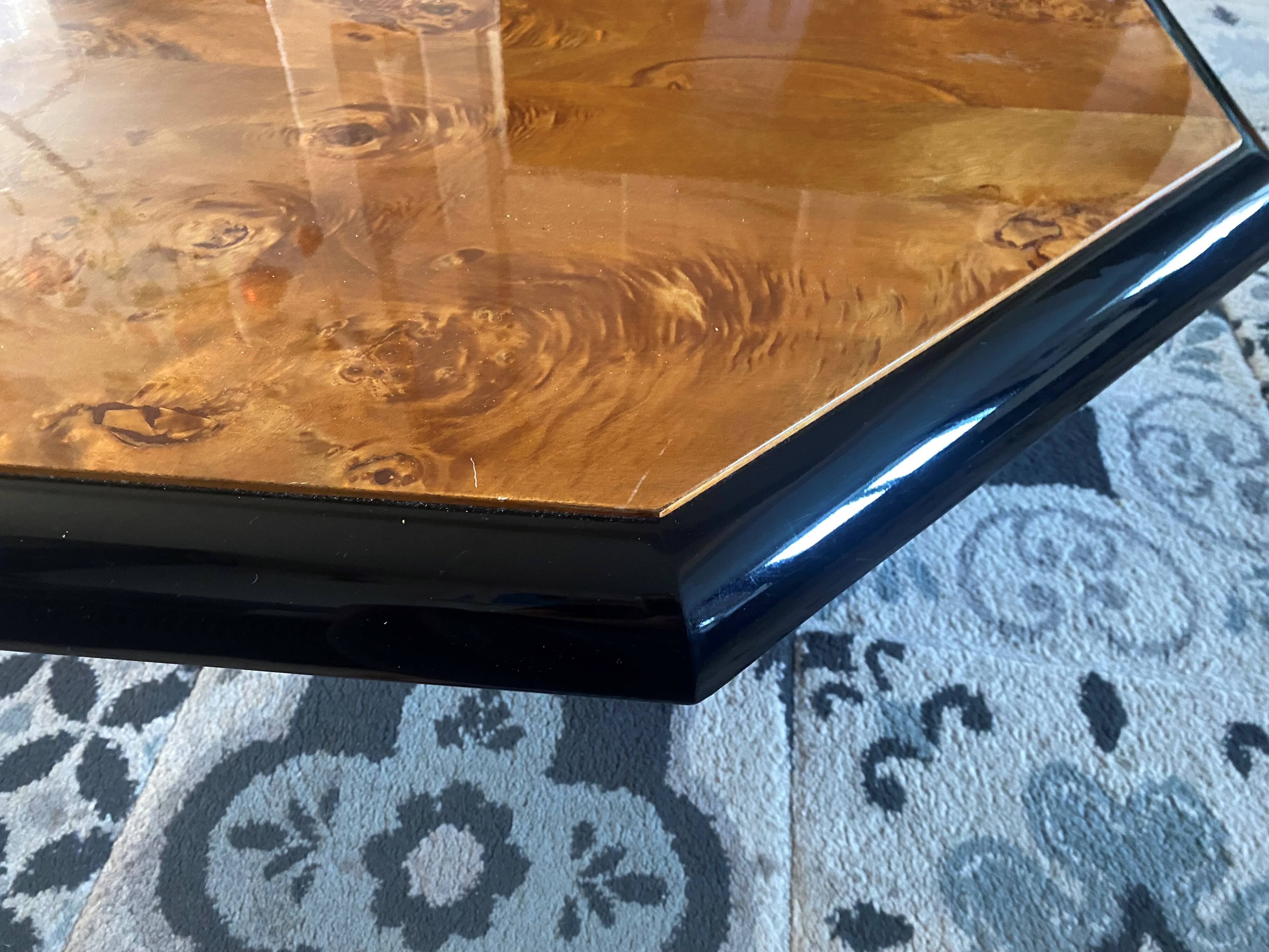 Table basse en loupe d’orme vintage 70s