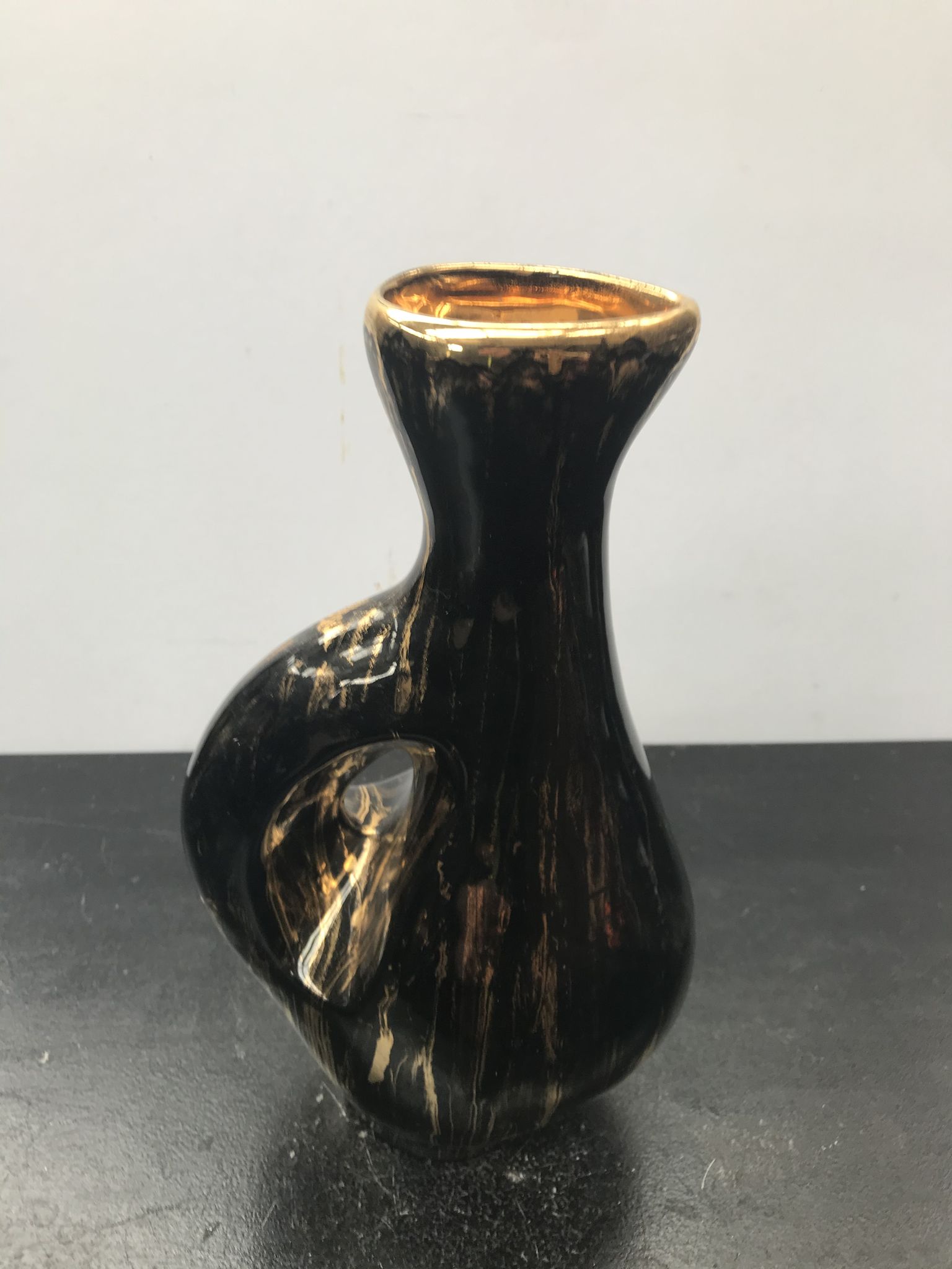 Pichet Vallauris tess céramique noire & dorée vintage